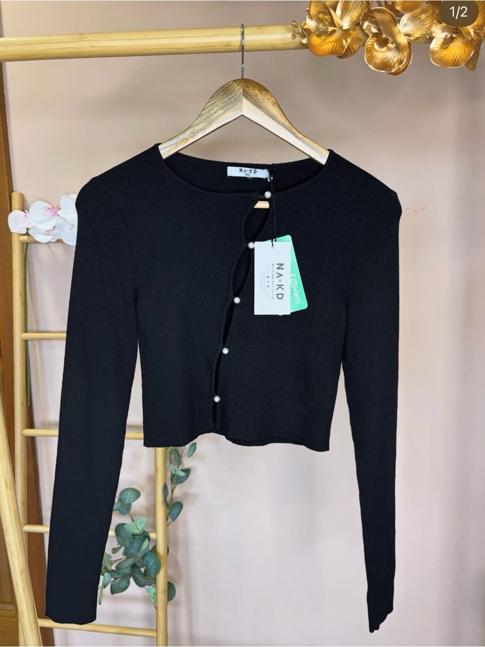Black Ribbed Pearl-Button Crop Top